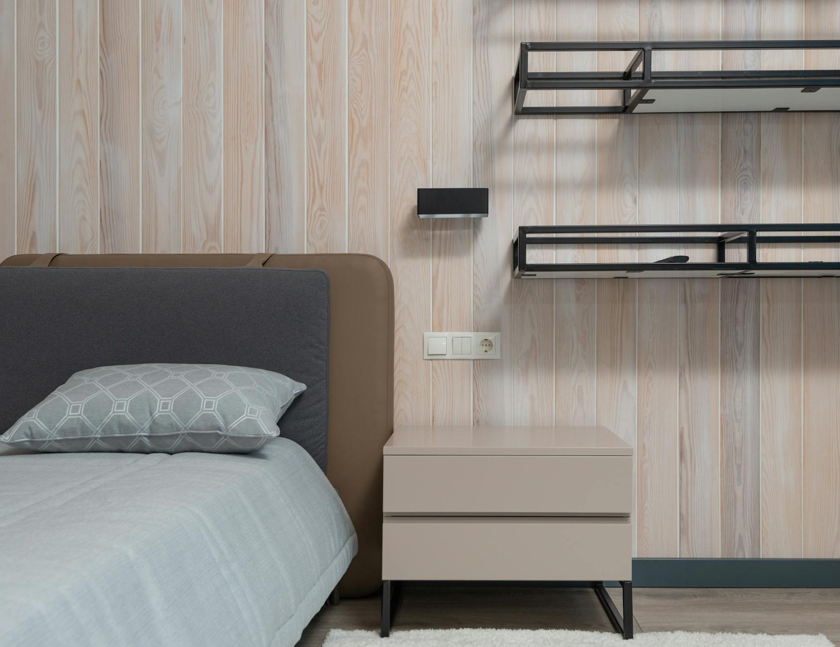 Détail de paniers en tissu et organiseurs textiles pour chambre d'enfant
